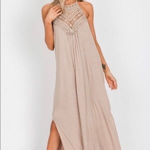 Tan maxi